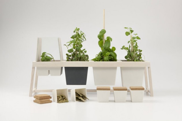 “Household Herb Harvesting”, di Simon Helmersson. Un semplice sistema di vasi e portavaso per coltivare le erbe in casa